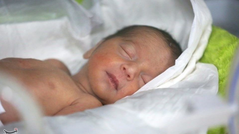 نجات جان  نوزاد  یک روزه  با  مشاوره کارشناسان مرکز  پیام