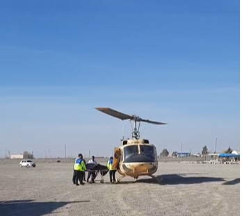  عملیات هوایی اورژانس برای نجات مصدوم حادثه جاده‌ای در محور سیرجان-بافت