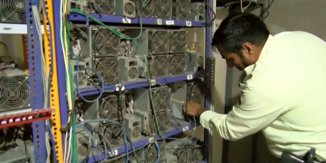 کشف ۲۱ دستگاه ماینر غیر مجاز از دو منزل مسکونی در سیرجان