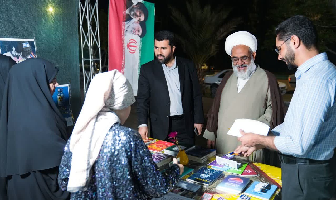 بازدید امام جمعه سیرجان از تجمعات و مراسمات شبانه و تقدیر از خادمان فرهنگی و مردمی