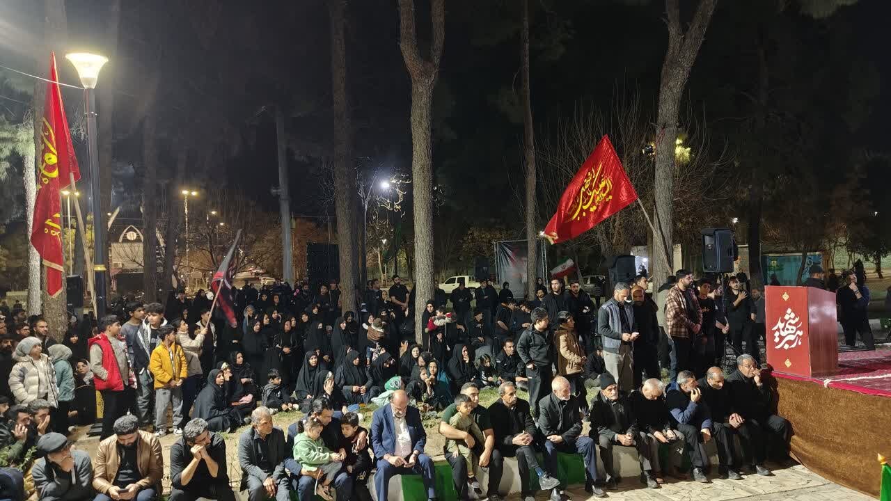 تجمع پر شور مردم سیرجان برای شهادت امام خامنه ای