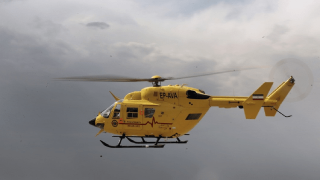  عملیات هوایی اورژانس برای نجات مصدوم حادثه جاده‌ای در محور سیرجان-بافت