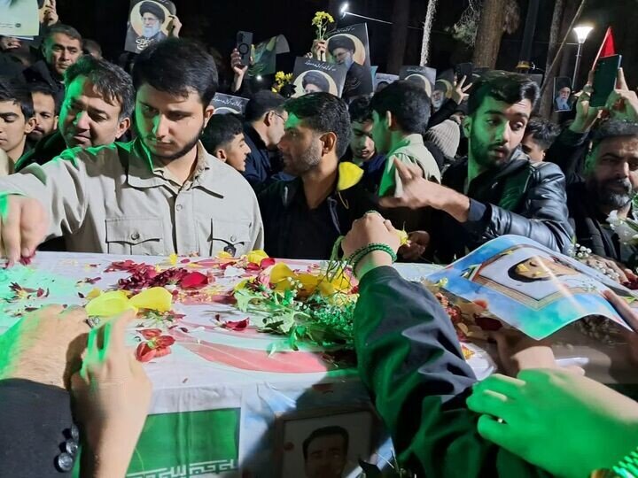 وداع با پیکرهای مطهر ۲ شهید در سیرجان