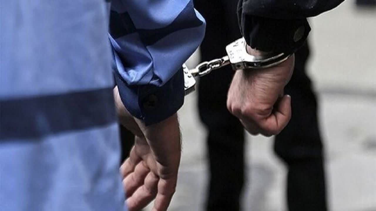 دستگیری سارق و کشف خودروی سرقتی در سیرجان