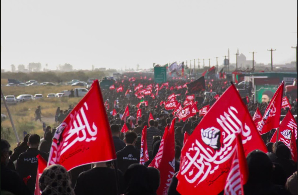 پیاده‌روی باشکوه اربعین با حضور بیش از ۱۰۰ هزار نفر در سیرجان برگزار شد